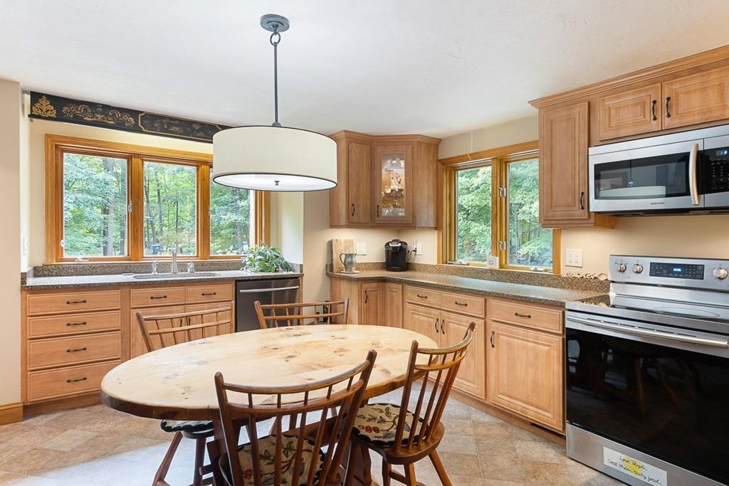 201 Beaman Road Princeton, MA 01541 - Photo 9 of 41