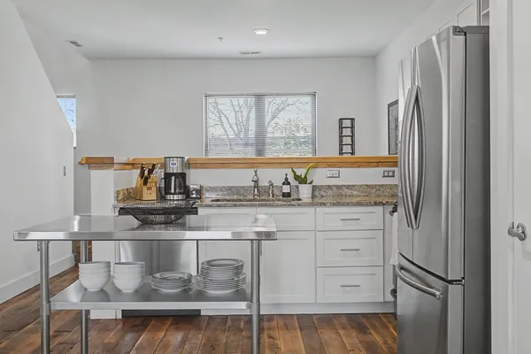 $2,350 | 1225 4th Avenue South, Unit 205, Nashville, TN 37210