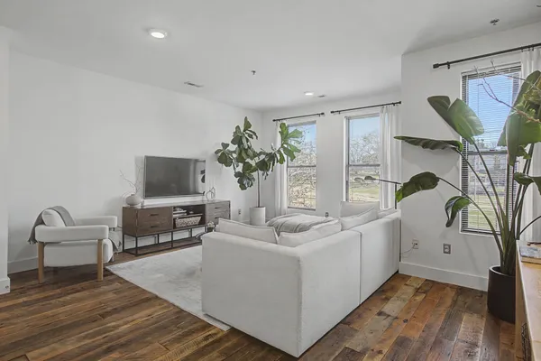 $2,350 | 1225 4th Avenue South, Unit 205, Nashville, TN 37210