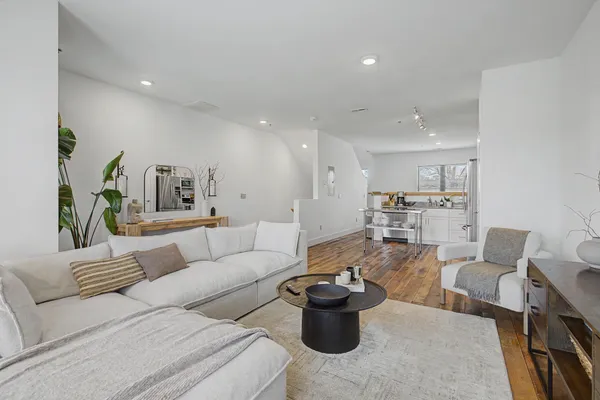 $2,350 | 1225 4th Avenue South, Unit 205, Nashville, TN 37210