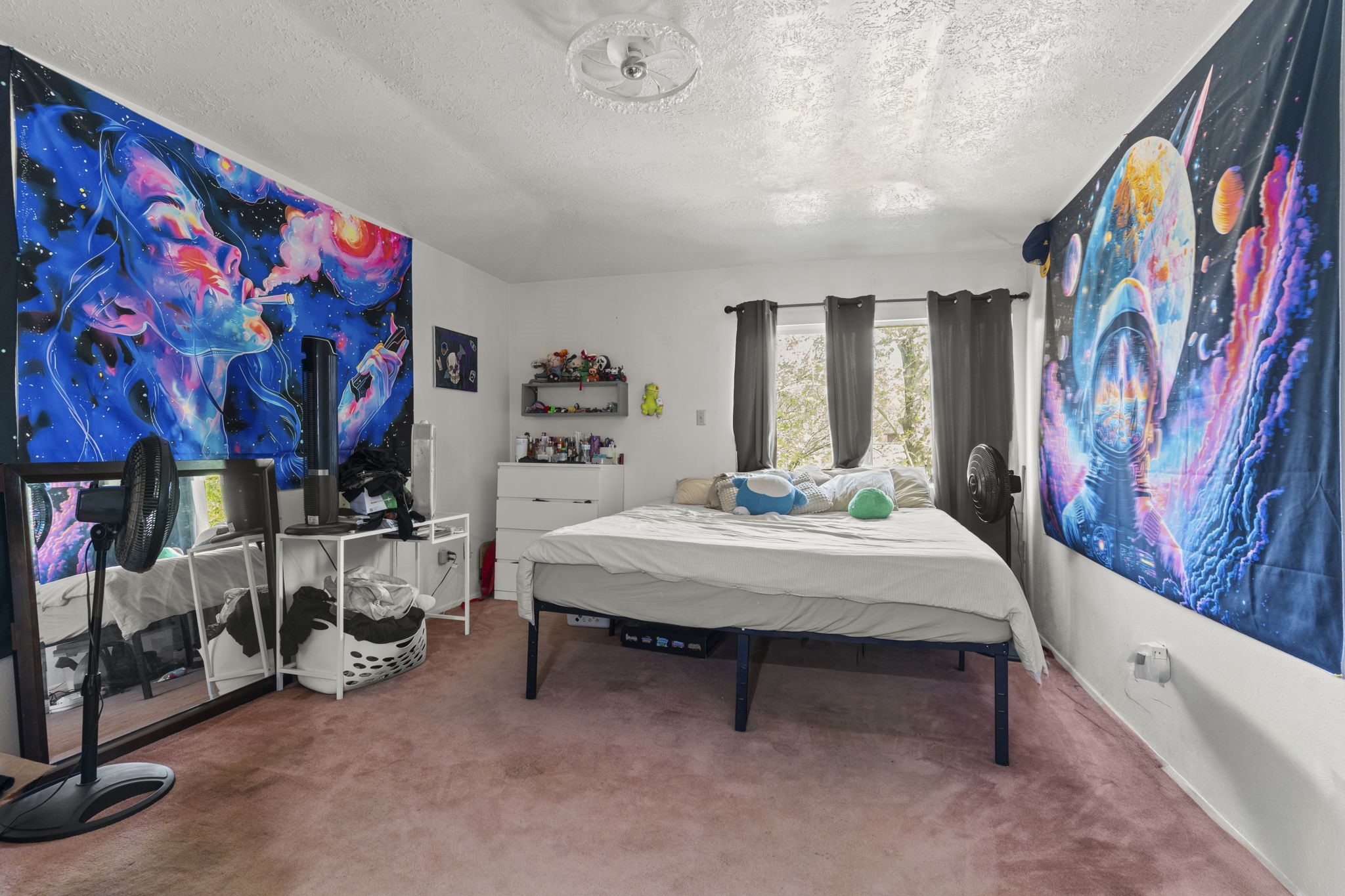 8506 Rivercross Road Houston, TX 77064 - Photo 25 of 32 a bed room with furniture and a lamp