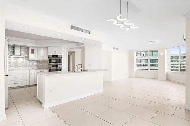 $5,900 | 988 Boulevard Of The Arts, Unit 1714, Sarasota, FL 34236