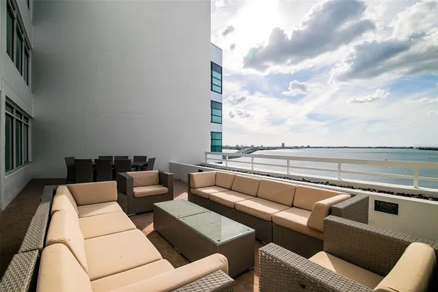 $5,900 | 988 Boulevard Of The Arts, Unit 1714, Sarasota, FL 34236