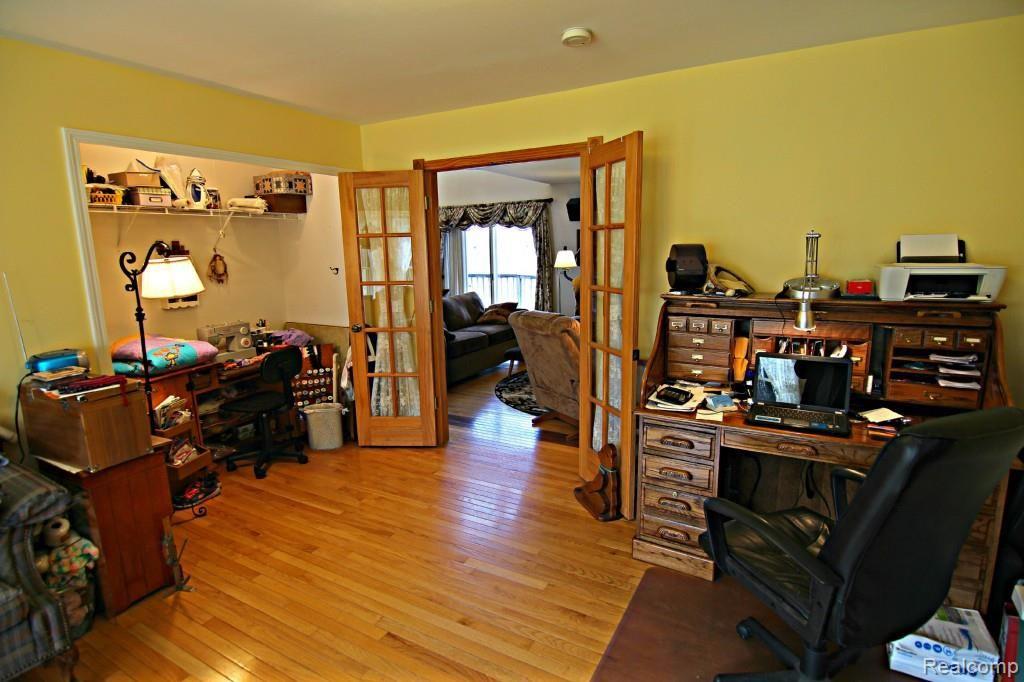 1520 West Reid Road Flint, MI 48507 - Photo 18 of 36
