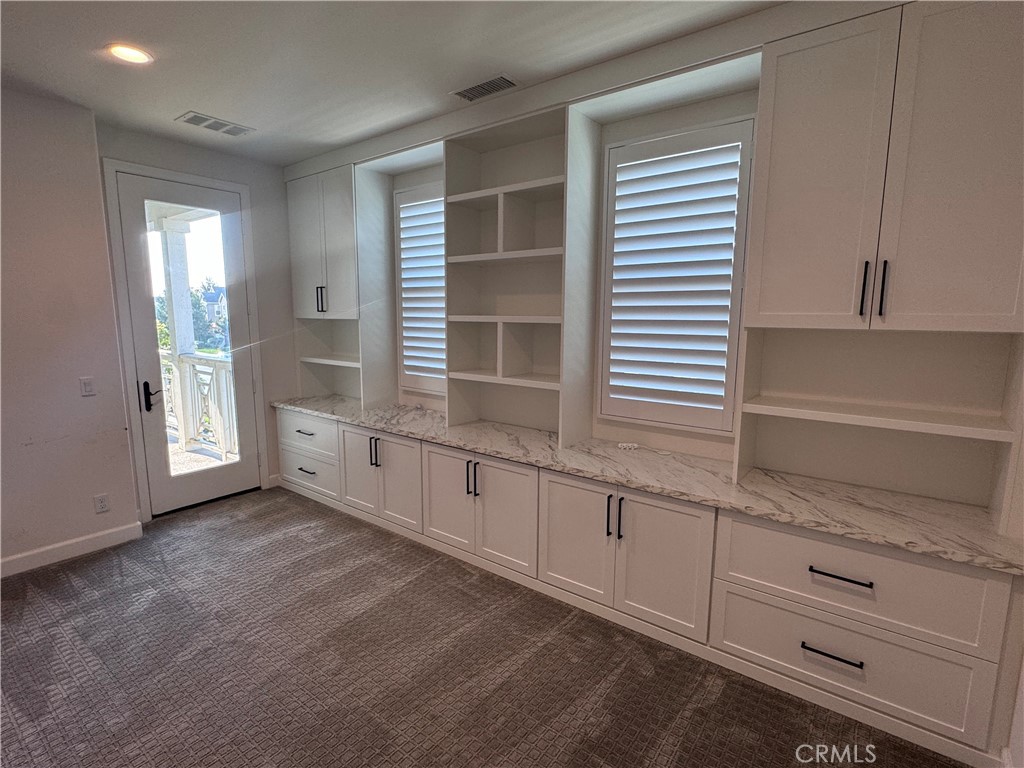 277 Barnes Road Tustin, CA 92782 - Photo 17 of 41