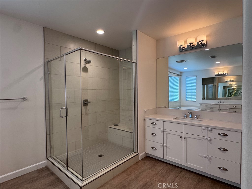 277 Barnes Road Tustin, CA 92782 - Photo 18 of 41 Primary bath