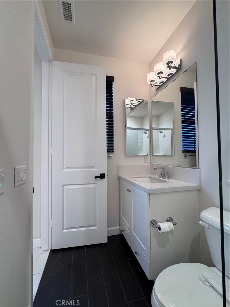 277 Barnes Road Tustin, CA 92782 - Photo 34 of 41 Downstairs bath