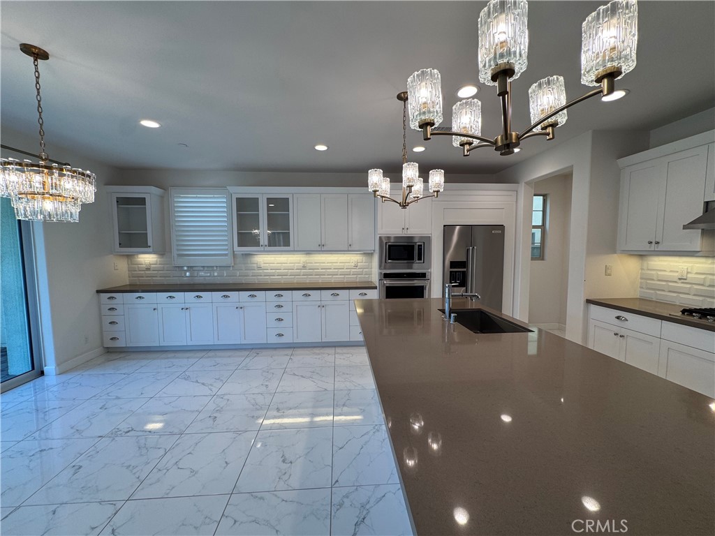 277 Barnes Road Tustin, CA 92782 - Photo 4 of 41