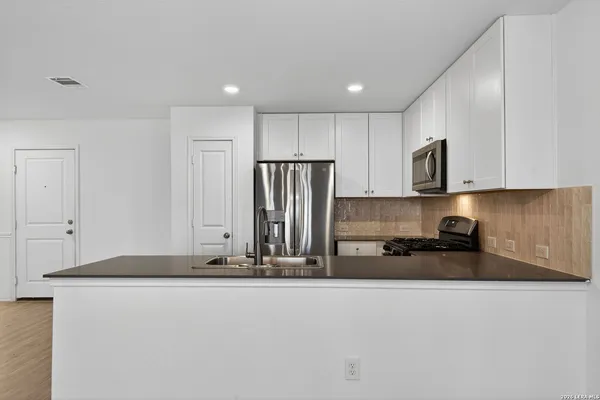 $1,950 | 31848 Blackgum, Bulverde, TX 78163