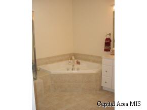 2208 Harbor Landing Springfield, IL 62712 - Photo 8 of 9