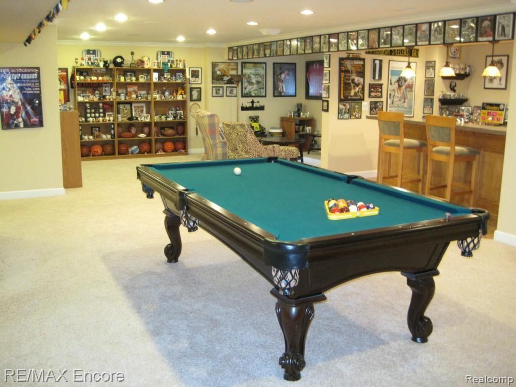 3687 Tremonte Circle, Unit 73 Rochester, MI 48306 - Photo 31 of 43 Open family room