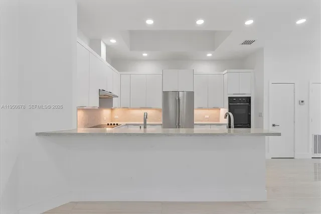 $13,000 | 21301 Northeast 38th Avenue, Unit 58, Aventura, FL 33180