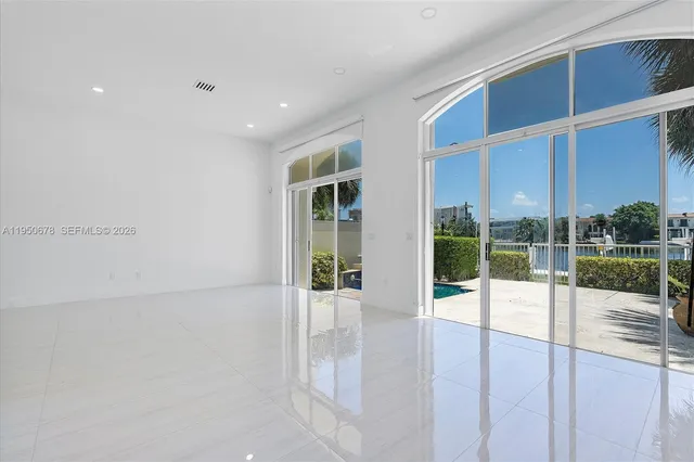 $13,000 | 21301 Northeast 38th Avenue, Unit 58, Aventura, FL 33180