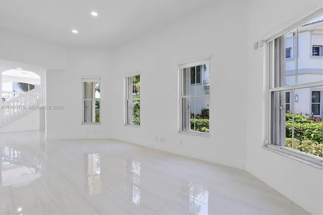 $13,000 | 21301 Northeast 38th Avenue, Unit 58, Aventura, FL 33180