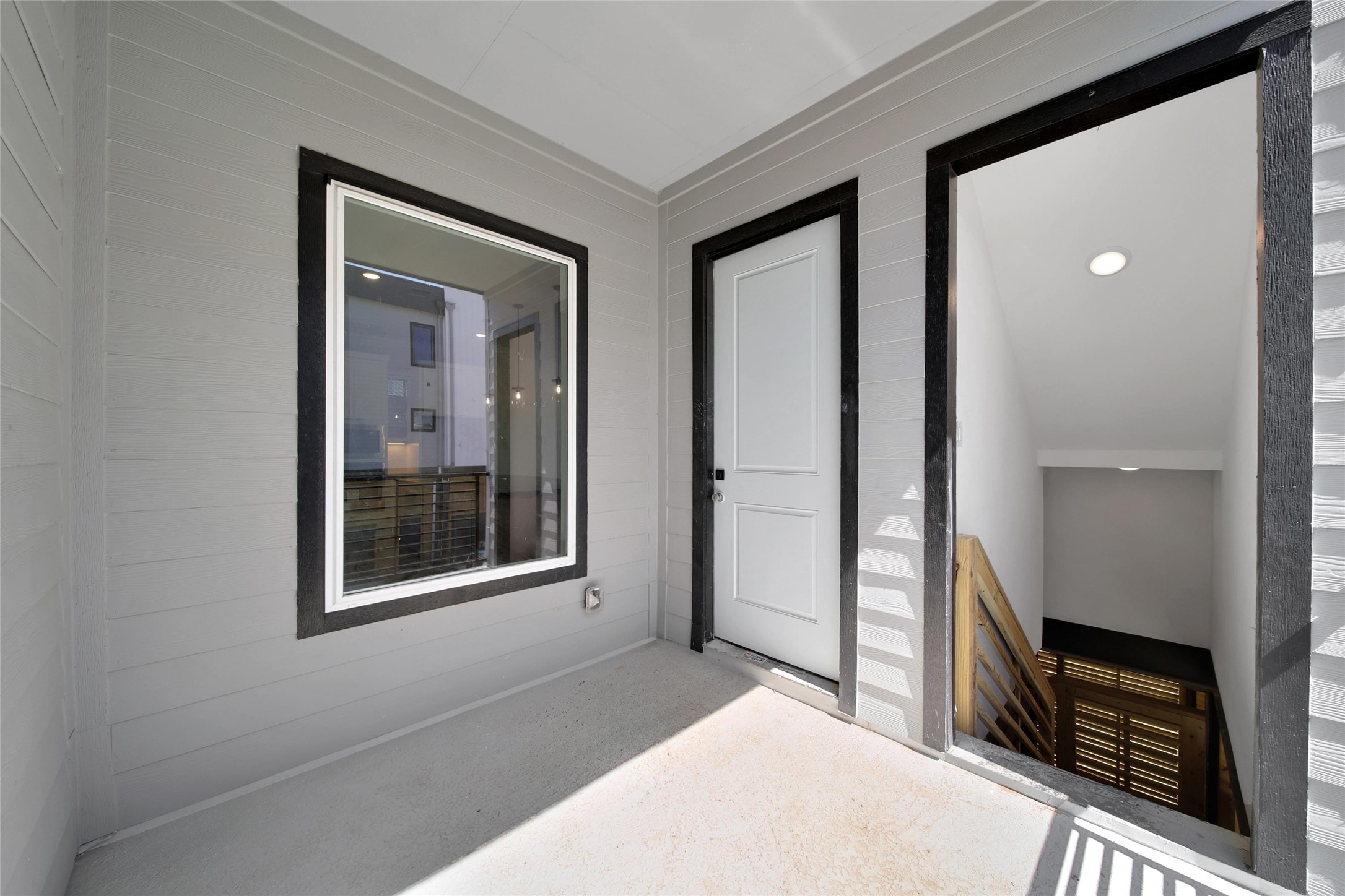 4404 Anthony Court Lane Seabrook, TX 77586 - Photo 2 of 36 a front view of a house with a hallway