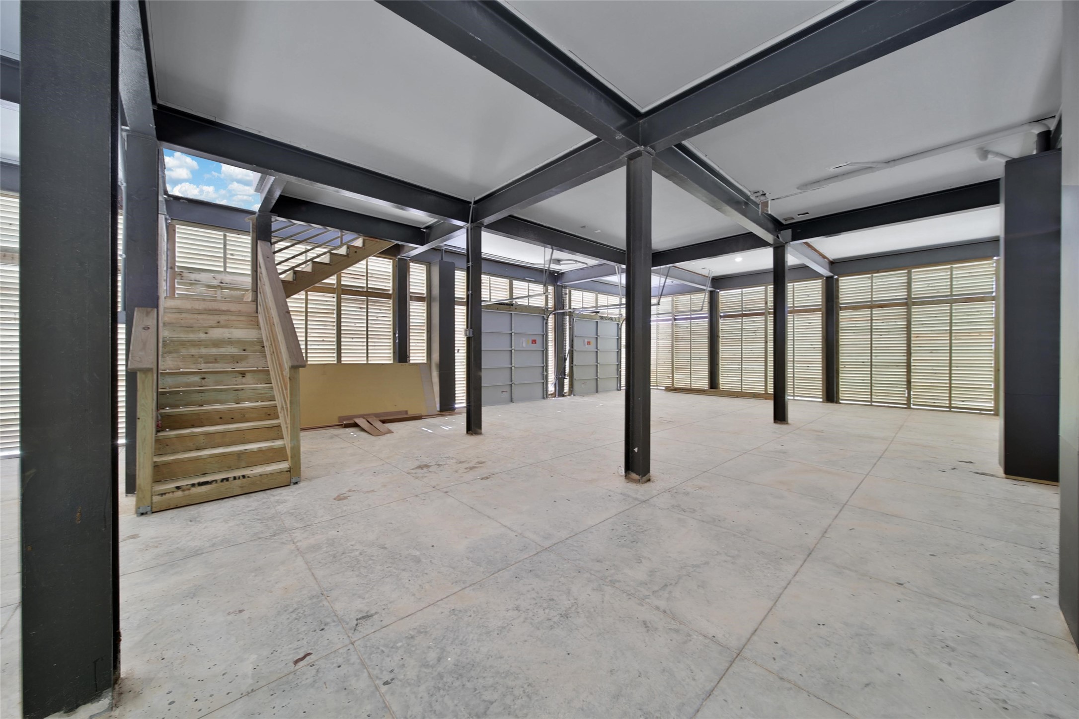 4404 Anthony Court Lane Seabrook, TX 77586 - Photo 27 of 36 a view of an empty room with a balcony