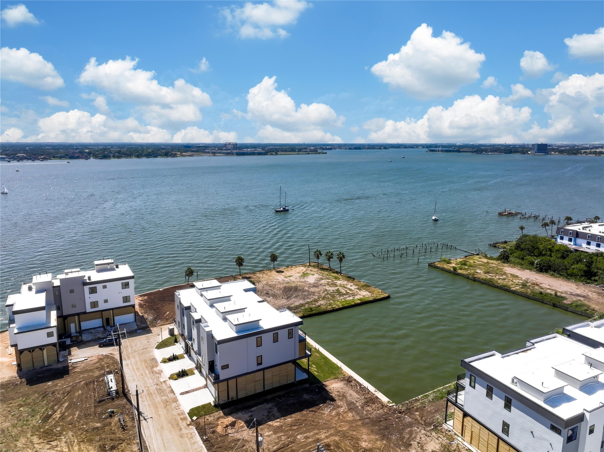 4404 Anthony Court Lane Seabrook, TX 77586 - Photo 34 of 36 a view of a terrace with chair and table
