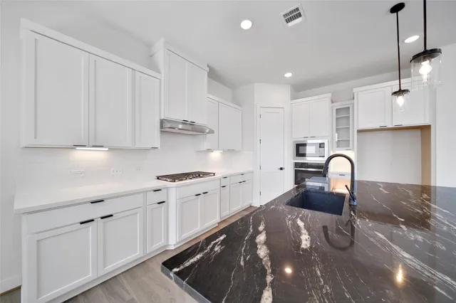 $754,990 | 4404 Anthony Court Lane, Seabrook, TX 77586