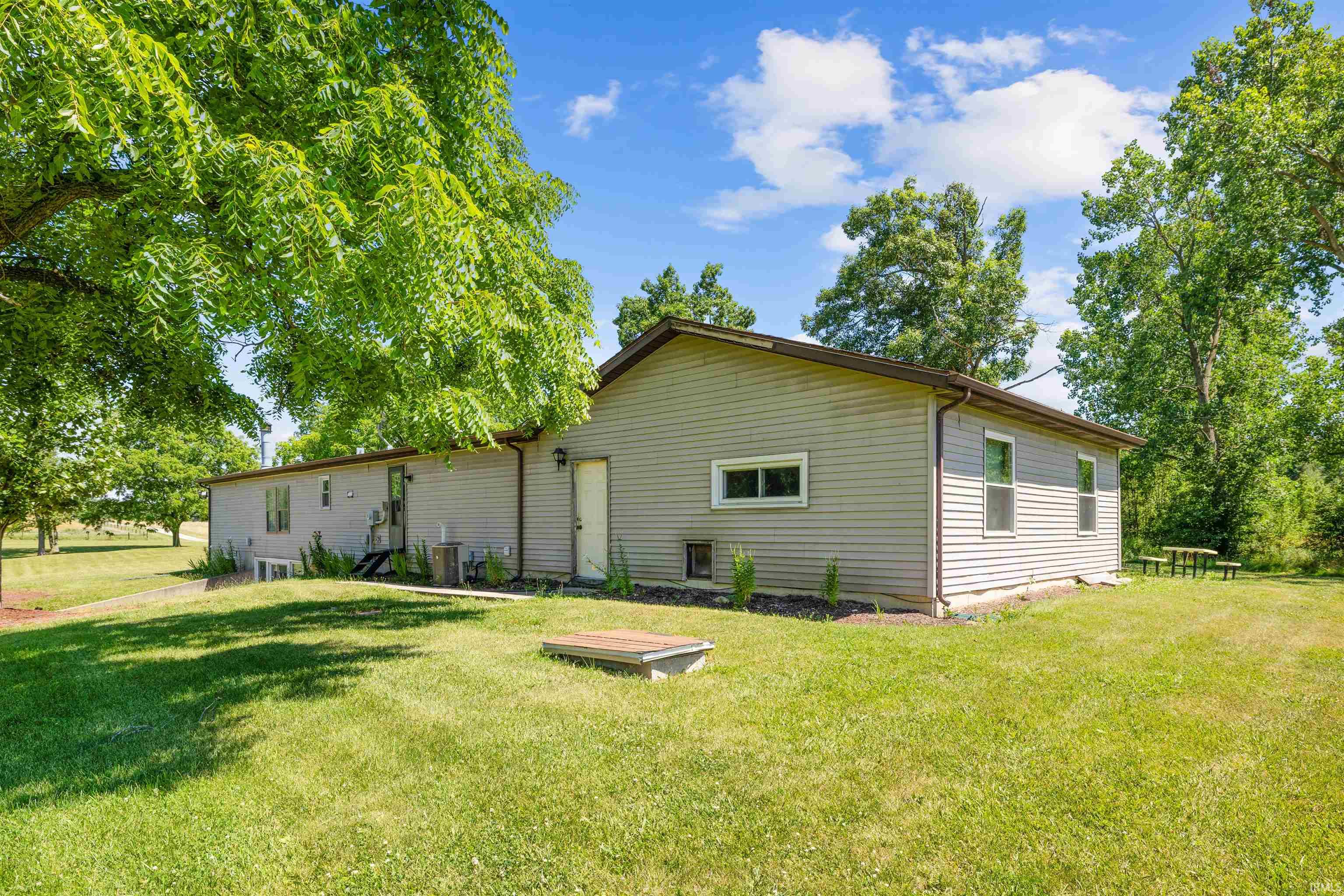 17625 Lochner Road Leo, IN 46765 - Photo 4 of 32