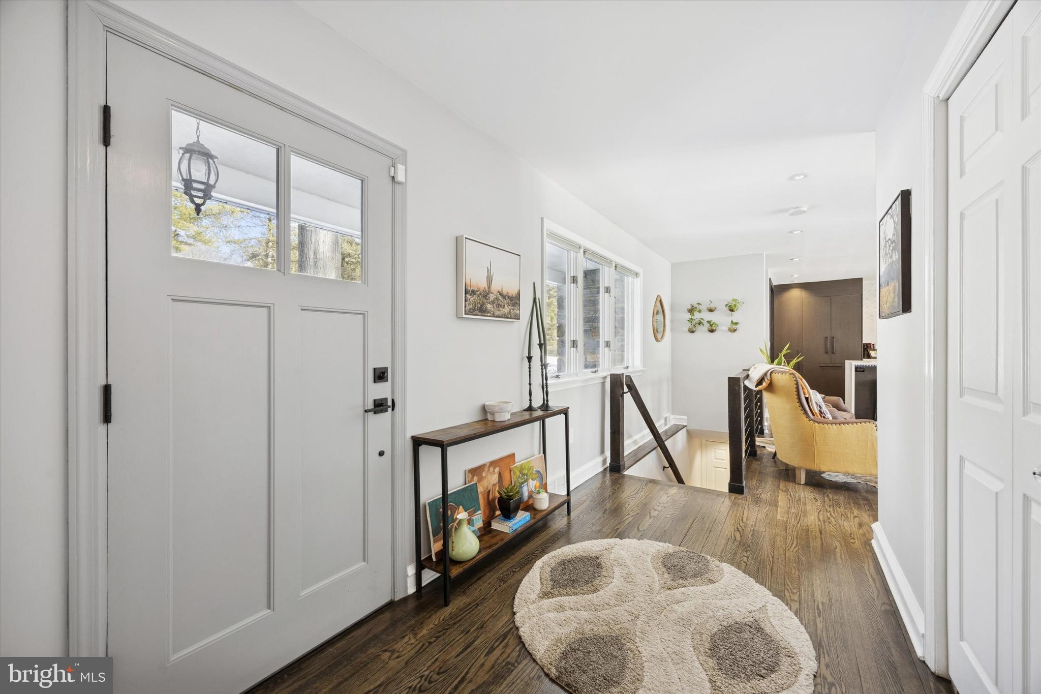 211 Deepdale Road Wayne, PA 19087 - Photo 8 of 41 Foyer