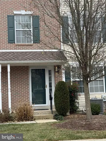$2,200 | 3002 Creekside Court, Unit 40, Warrington, PA 18976