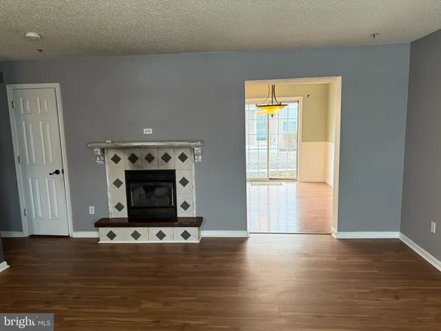 $2,200 | 3002 Creekside Court, Unit 40, Warrington, PA 18976