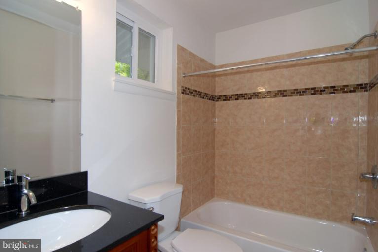 10805 Margate Road Silver Spring, MD 20901 - Photo 17 of 27 Bath