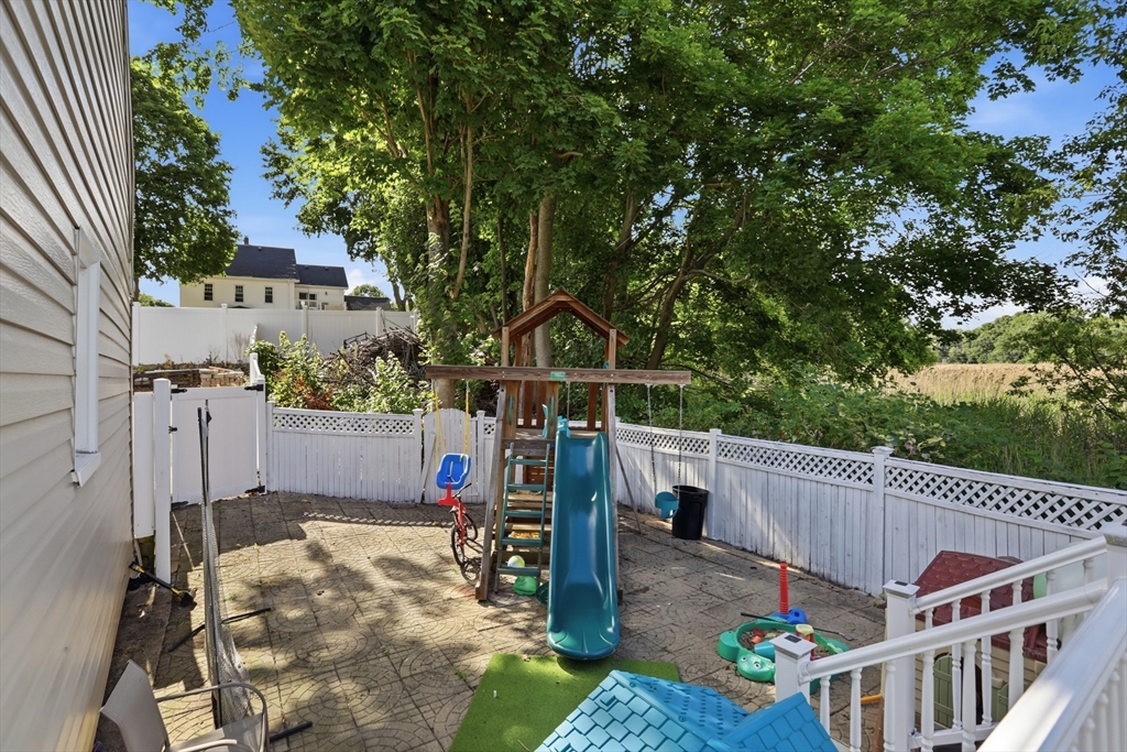 60 R Jasper Street Saugus, MA 01906 - Photo 32 of 33