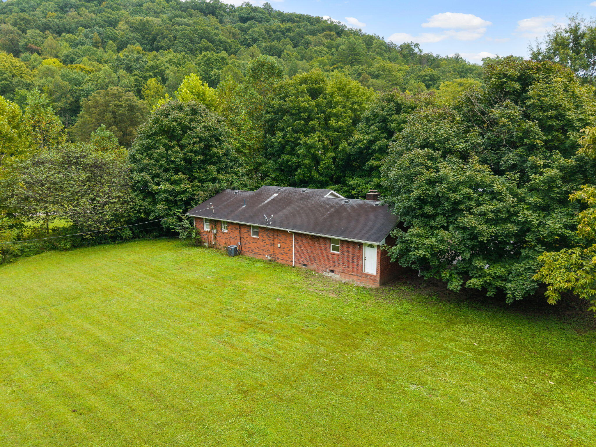 333 Sycamore Road Stanton, KY 40380 - Photo 46 of 50 11-web-or-mls-DJI_20260911131327_0012_D