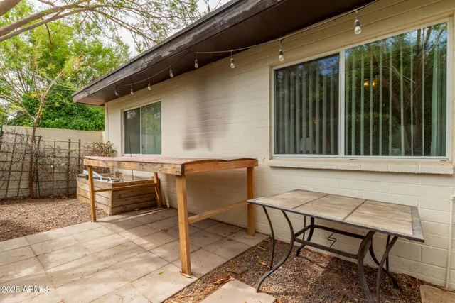 a house view with a outdoor space