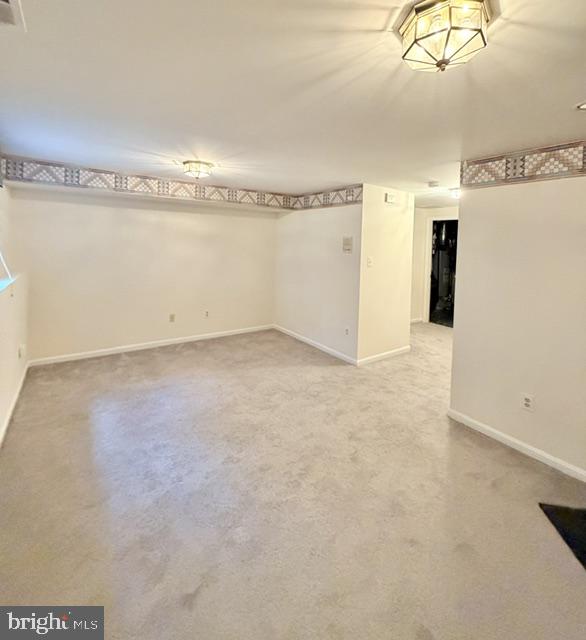 45572 Whitcomb Square Sterling, VA 20166 - Photo 26 of 32 Spacious, versatile living area awaits.