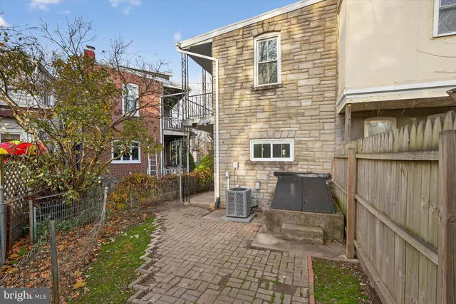 $289,000 | 226 East Lemon Street, Lancaster, PA 17602