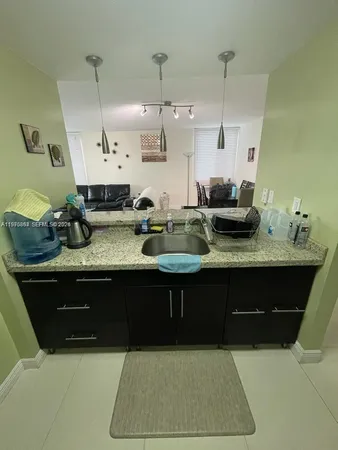 $3,000 | 800 North Miami Avenue, Unit E408, Miami, FL 33136