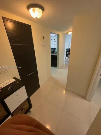 $3,000 | 800 North Miami Avenue, Unit E408, Miami, FL 33136