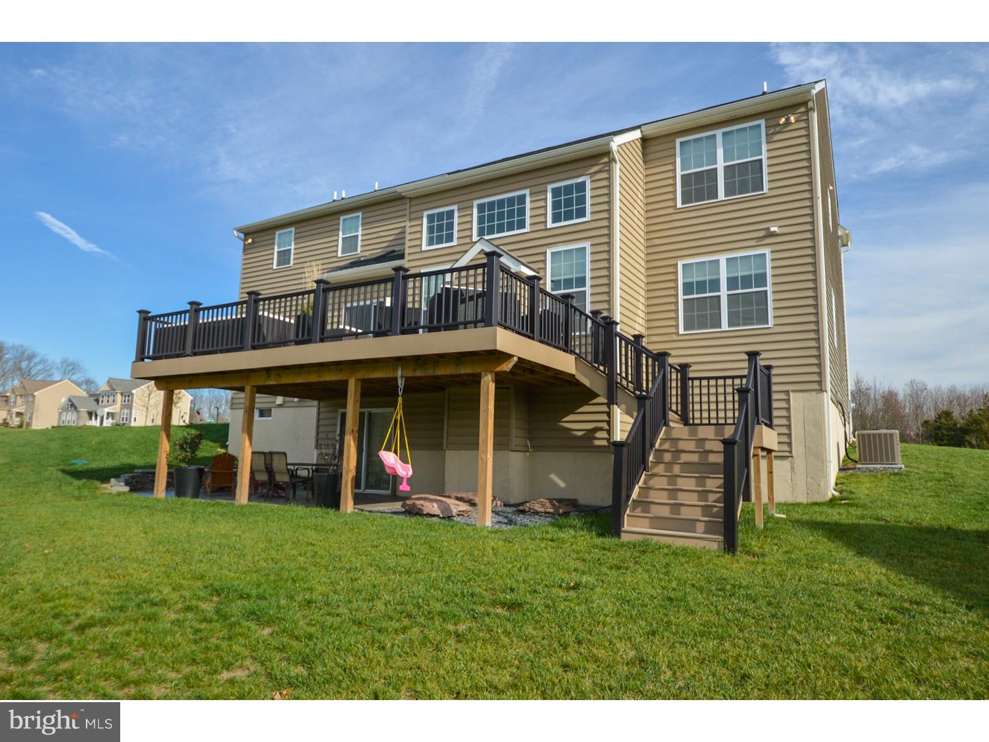 359 Meadow Lane Telford, PA 18969 - Photo 22 of 25 Exterior Back