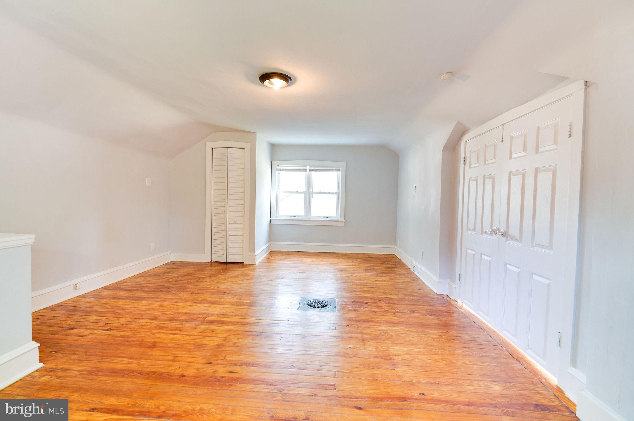 118 Spring Street Woodbury, NJ 08096 - Photo 11 of 22 2nd Flr Primary Bedroom