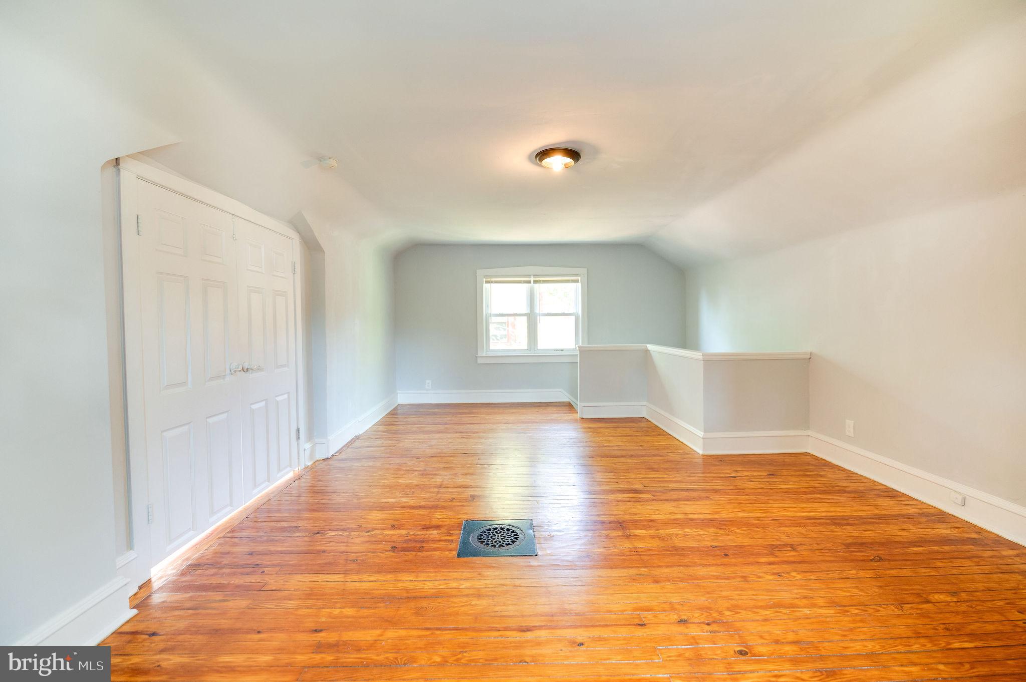 118 Spring Street Woodbury, NJ 08096 - Photo 12 of 22 2nd Flr Primary Bedroom