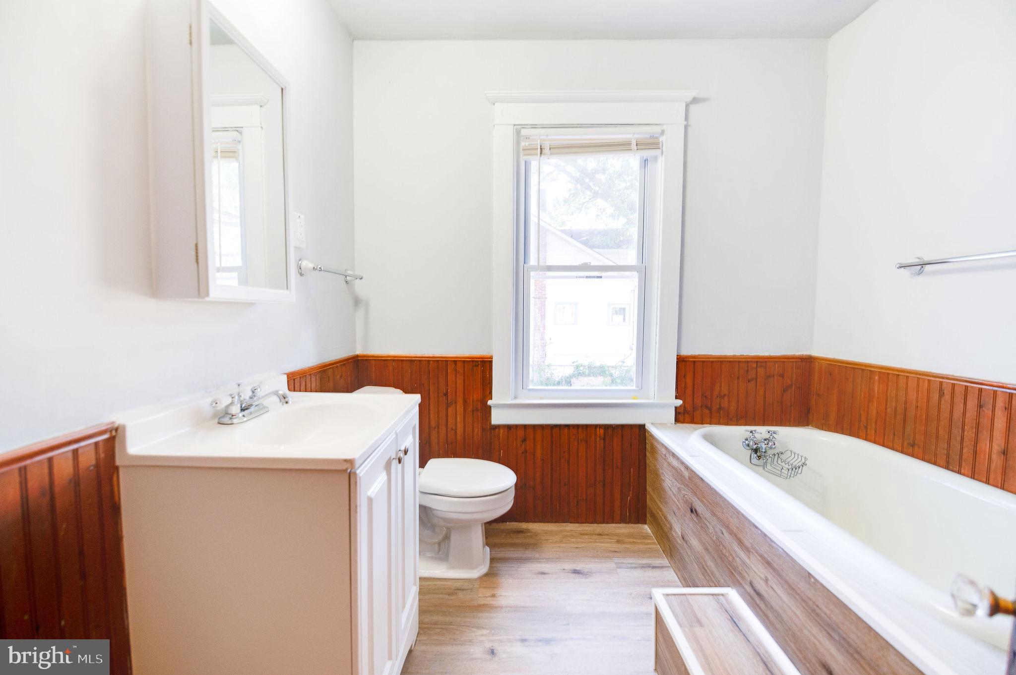 118 Spring Street Woodbury, NJ 08096 - Photo 7 of 22 Full Bath