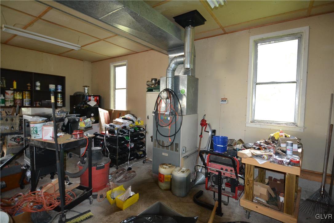 805 5 Points Richmond Road Bangor, PA 18013 - Photo 20 of 21 Garage