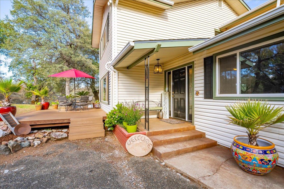 2540 Muir Court Cool, CA 95614 - Photo 11 of 97 a view of a chair and tables in the patio
