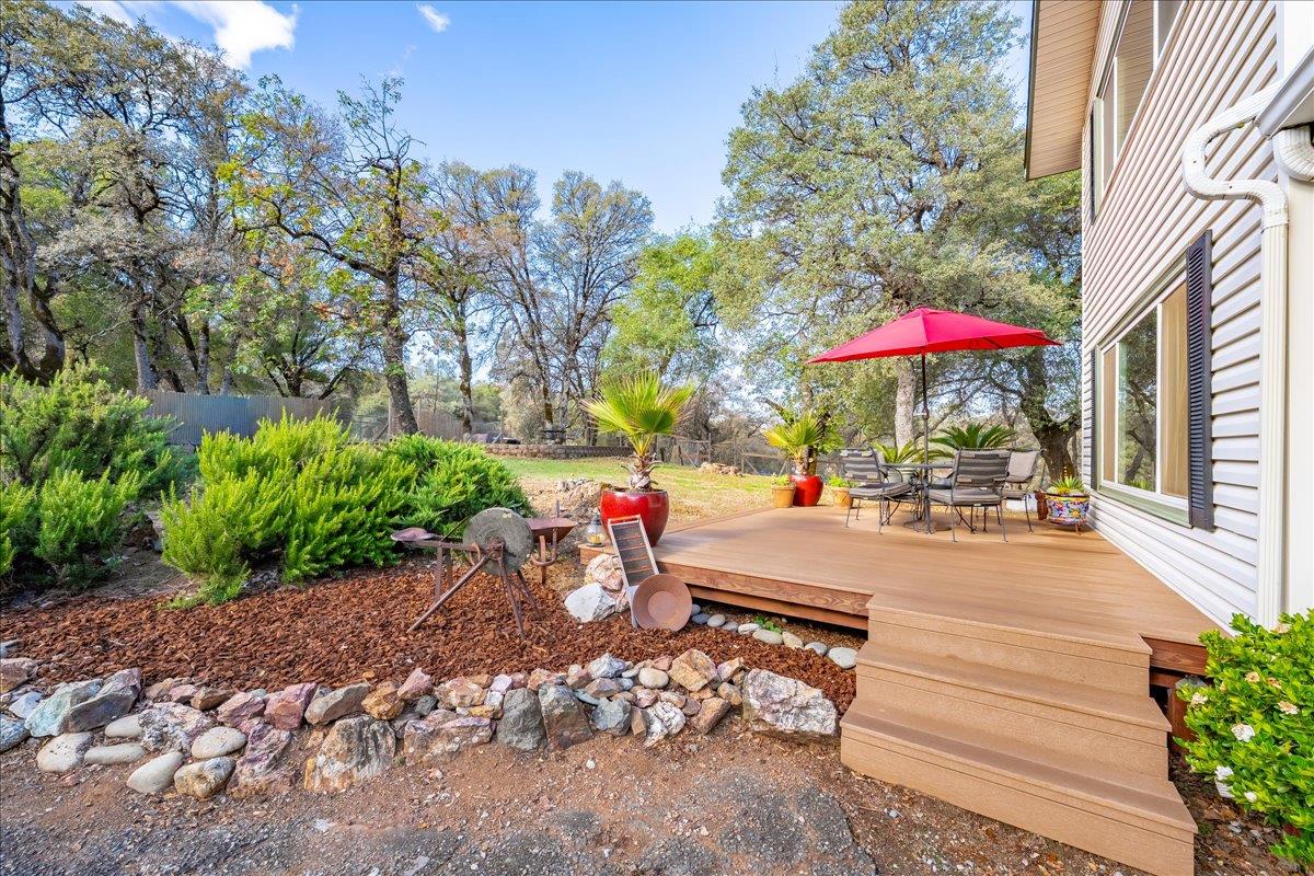 2540 Muir Court Cool, CA 95614 - Photo 9 of 97 a view of a street with sitting area