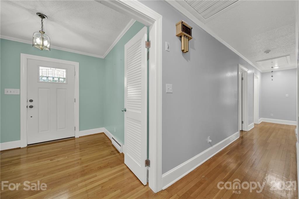 710 Briarcliff Road Gastonia, NC 28056 - Photo 9 of 45 Gallery Image 9