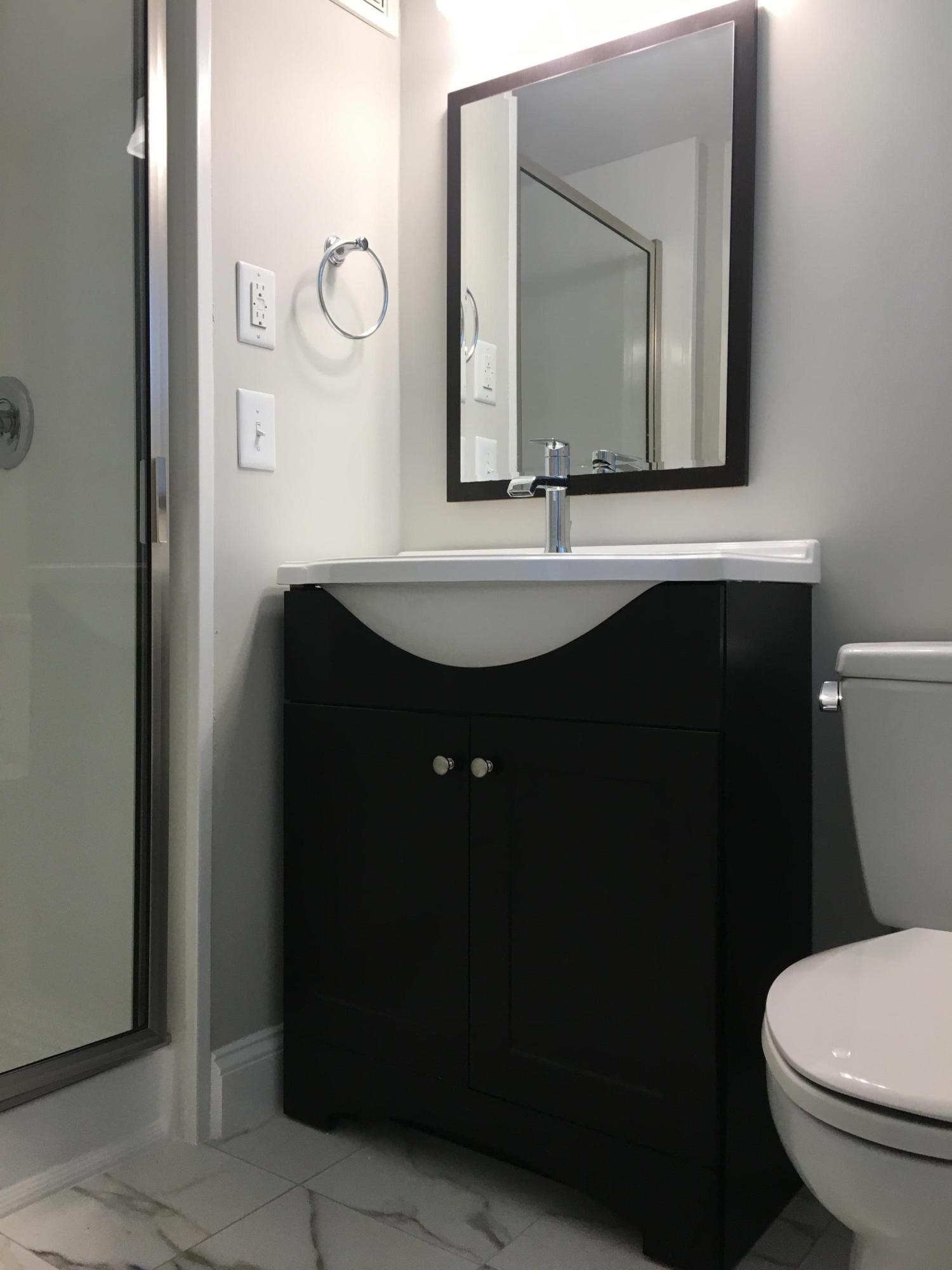 3948 Bower Road Roanoke, VA 24018 - Photo 22 of 26 Lower Level Bath