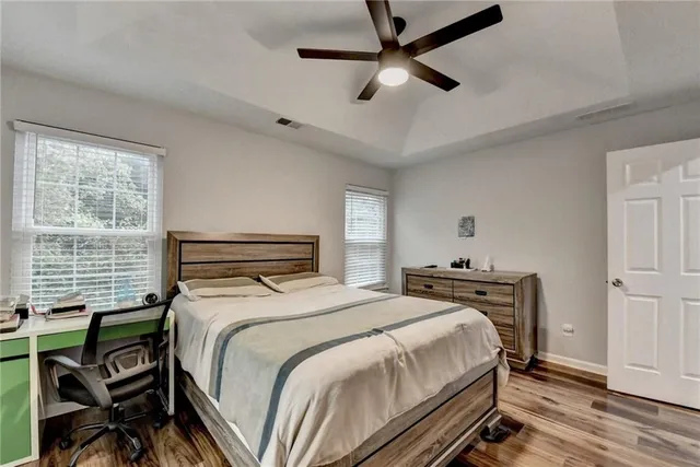 a view of washer and dryer in a room