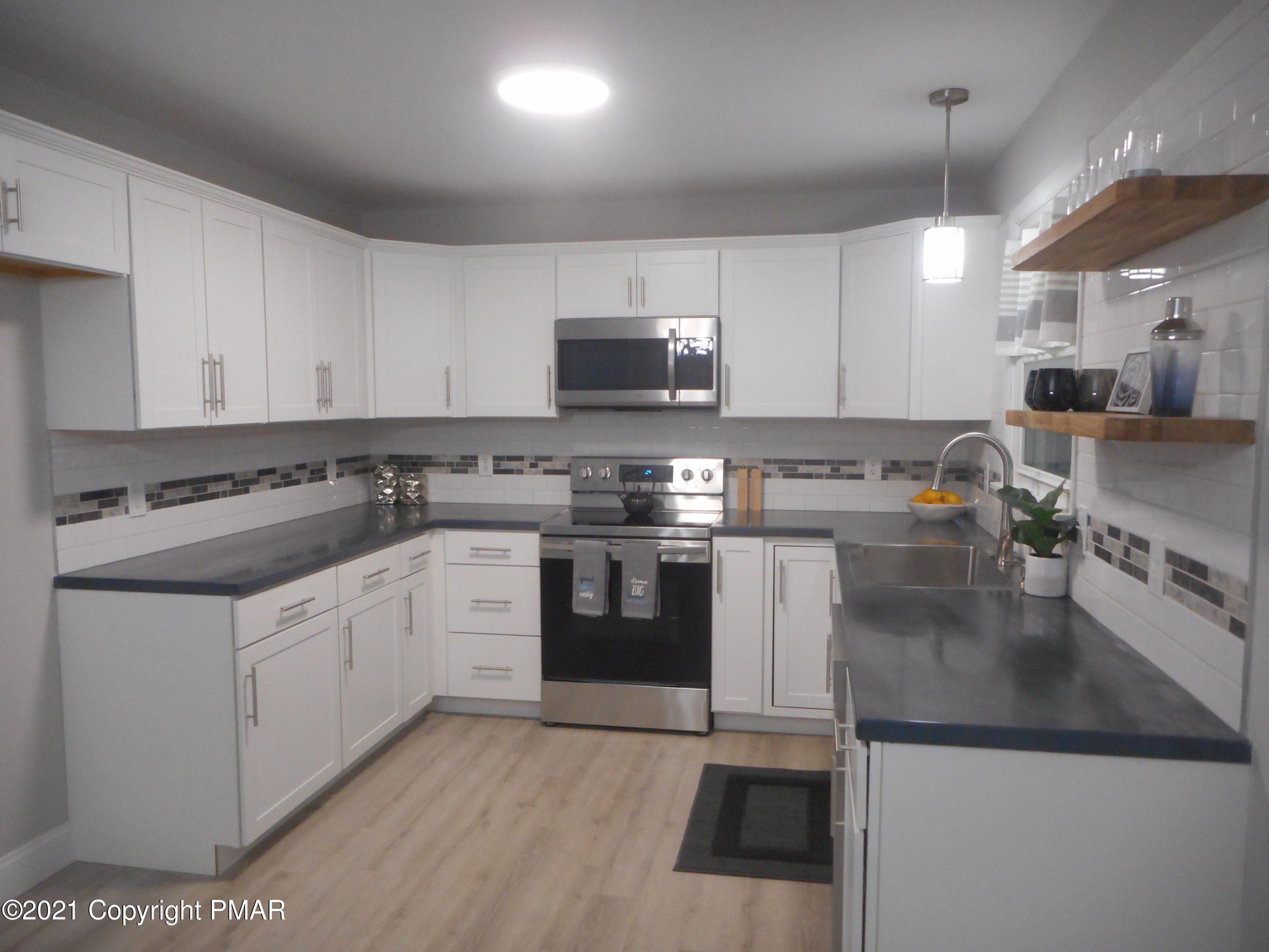 1236 Brislin Road Stroudsburg, PA 18360 - Photo 5 of 35 DSCN3332