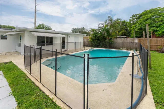 $478,500 | 3036 North 58th Avenue, Hollywood, FL 33021