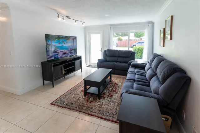 $478,500 | 3036 North 58th Avenue, Hollywood, FL 33021