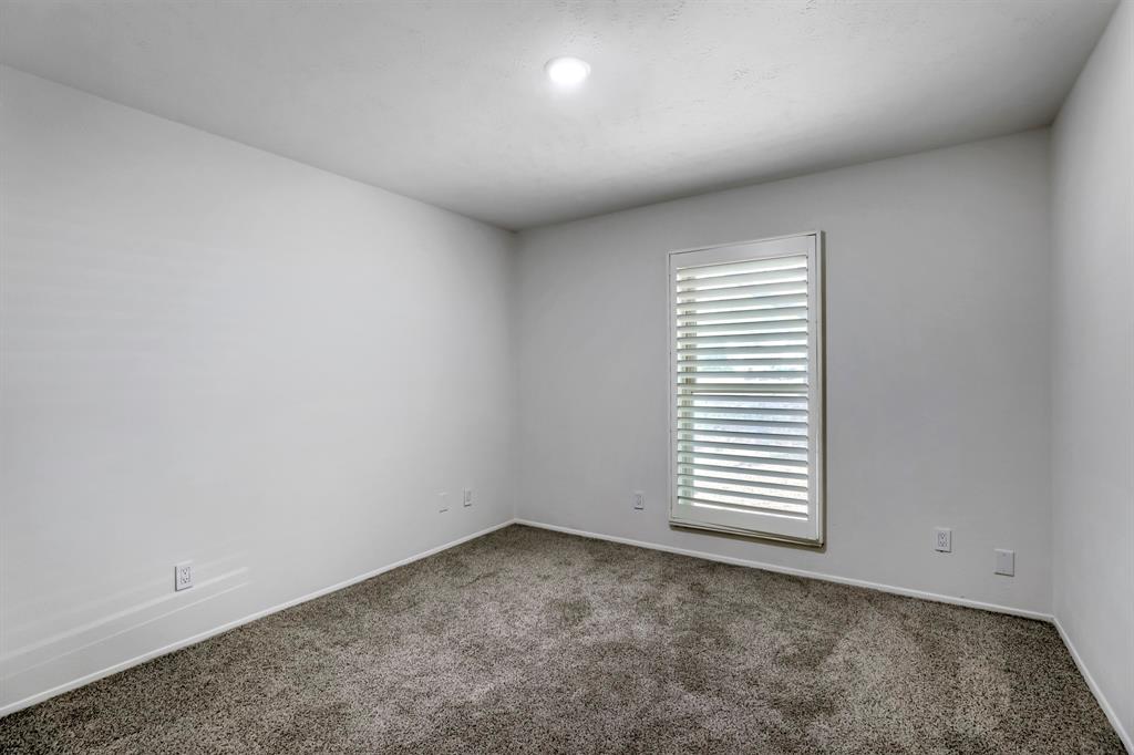 11026 McCree Road Dallas, TX 75238 - Photo 22 of 28 Gallery Image 22