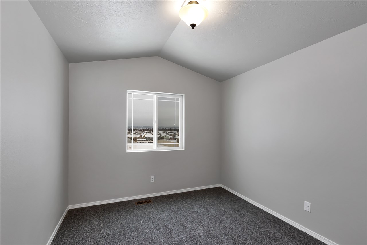 18304 Selkirk Estates Road Greenacres, WA 99016 - Photo 12 of 20 Gallery Image 12