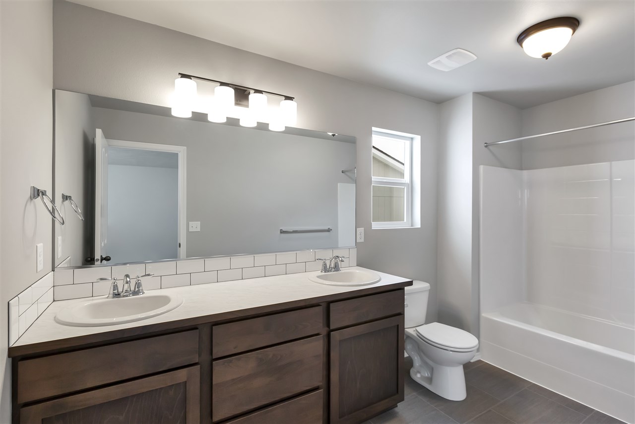 18304 Selkirk Estates Road Greenacres, WA 99016 - Photo 14 of 20 Gallery Image 14